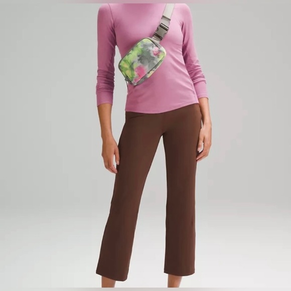 Lululemon Everywhere Belt Bag - Picture 5 of 10